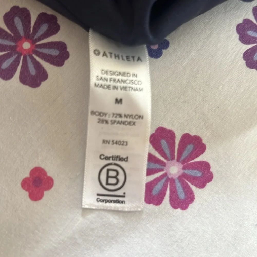Athleta shimmer tights. Size M - Picture 4 of 7